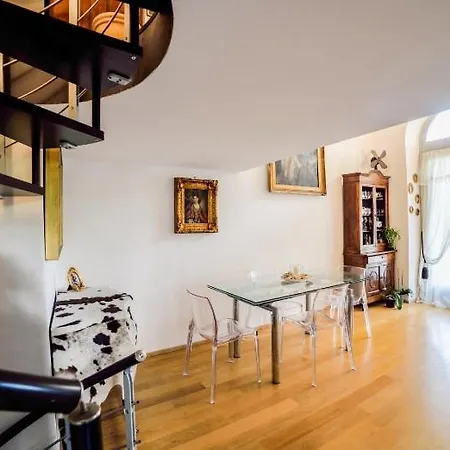 Lägenhet Diodato - Amazing Location, Wifi, Pool, Sauna, Gym & Private Garden